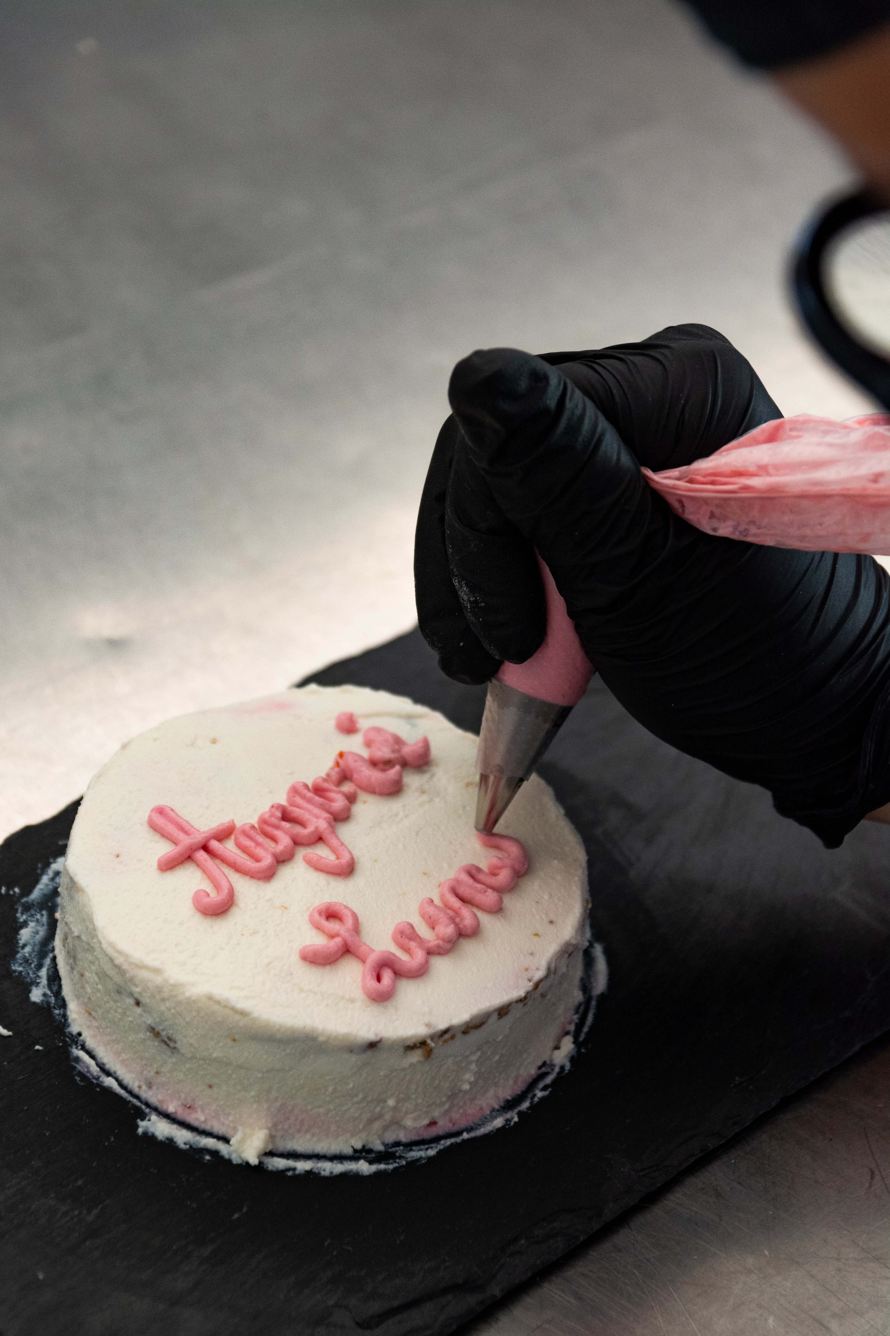 Decorazione torta in rosa